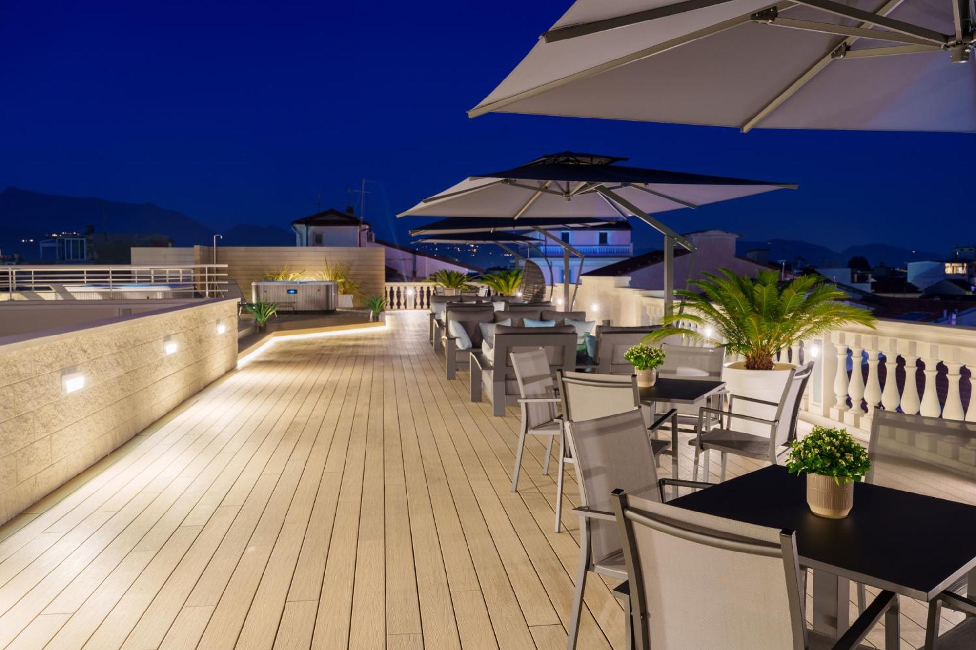 VI Suites Viareggio Exterior foto