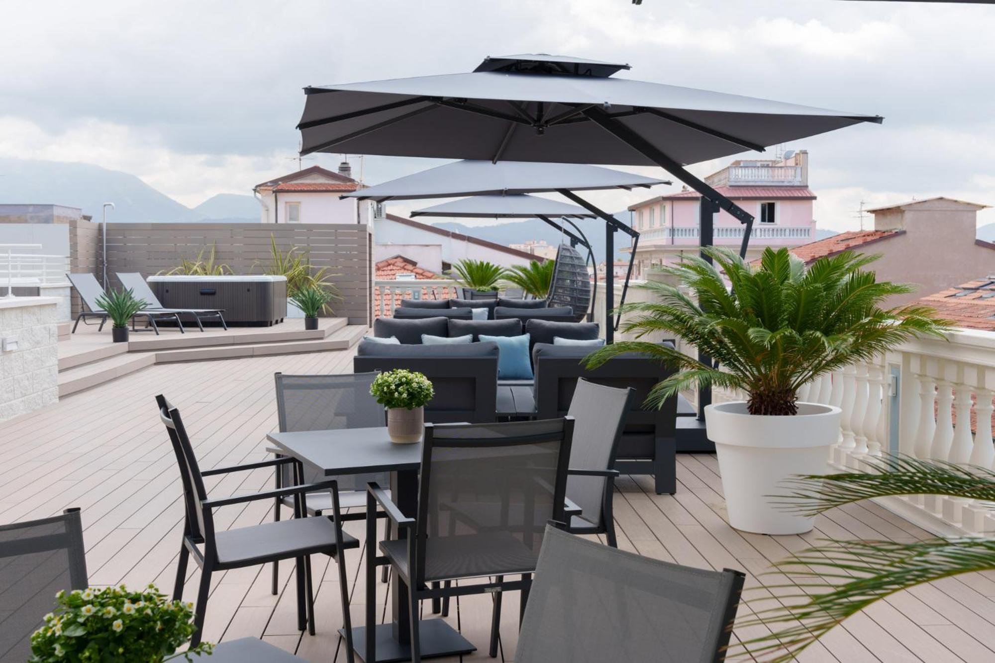 VI Suites Viareggio Exterior foto