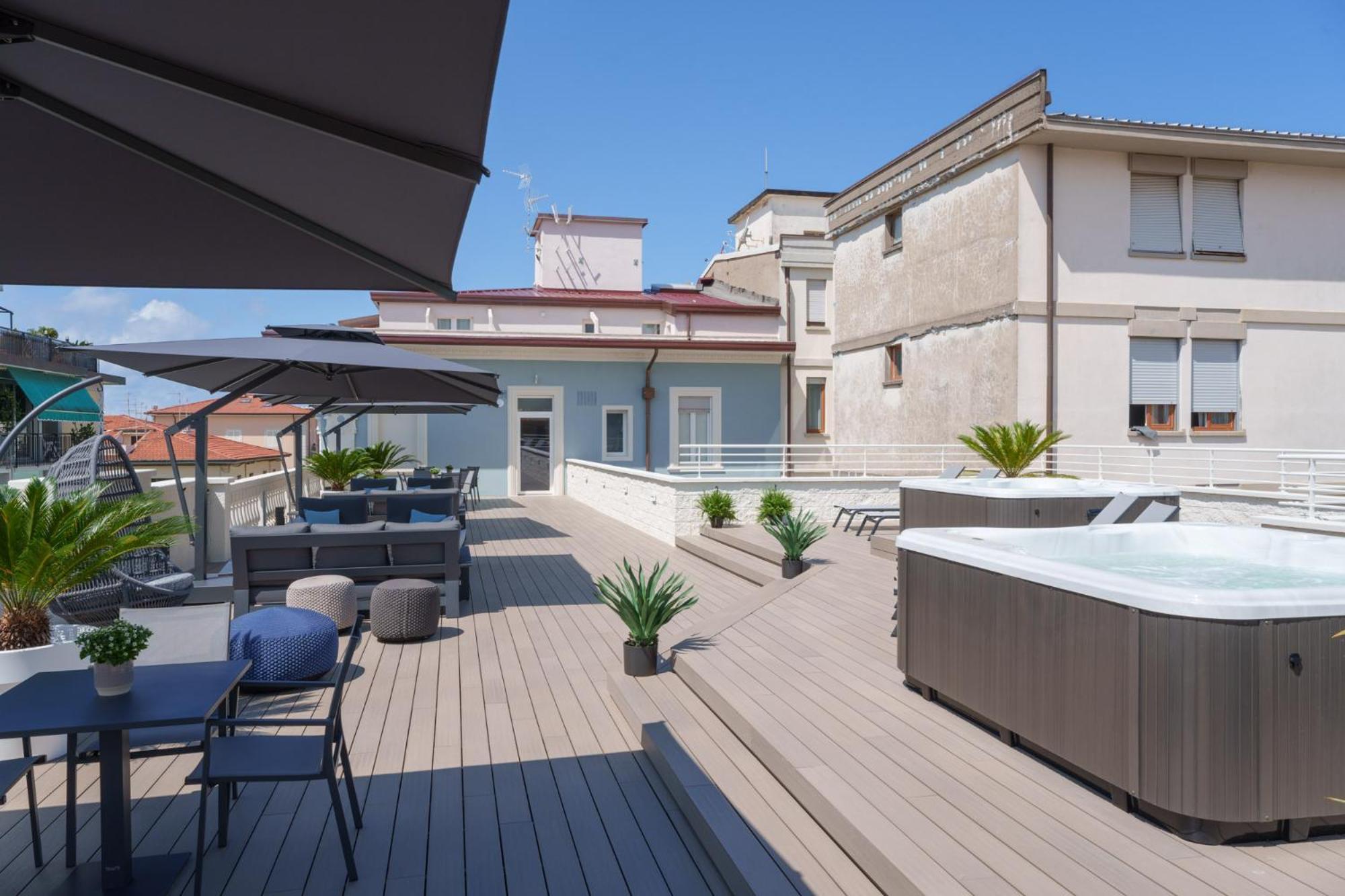 VI Suites Viareggio Exterior foto